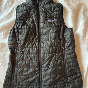 Black Medium women’s Patagonia vest
